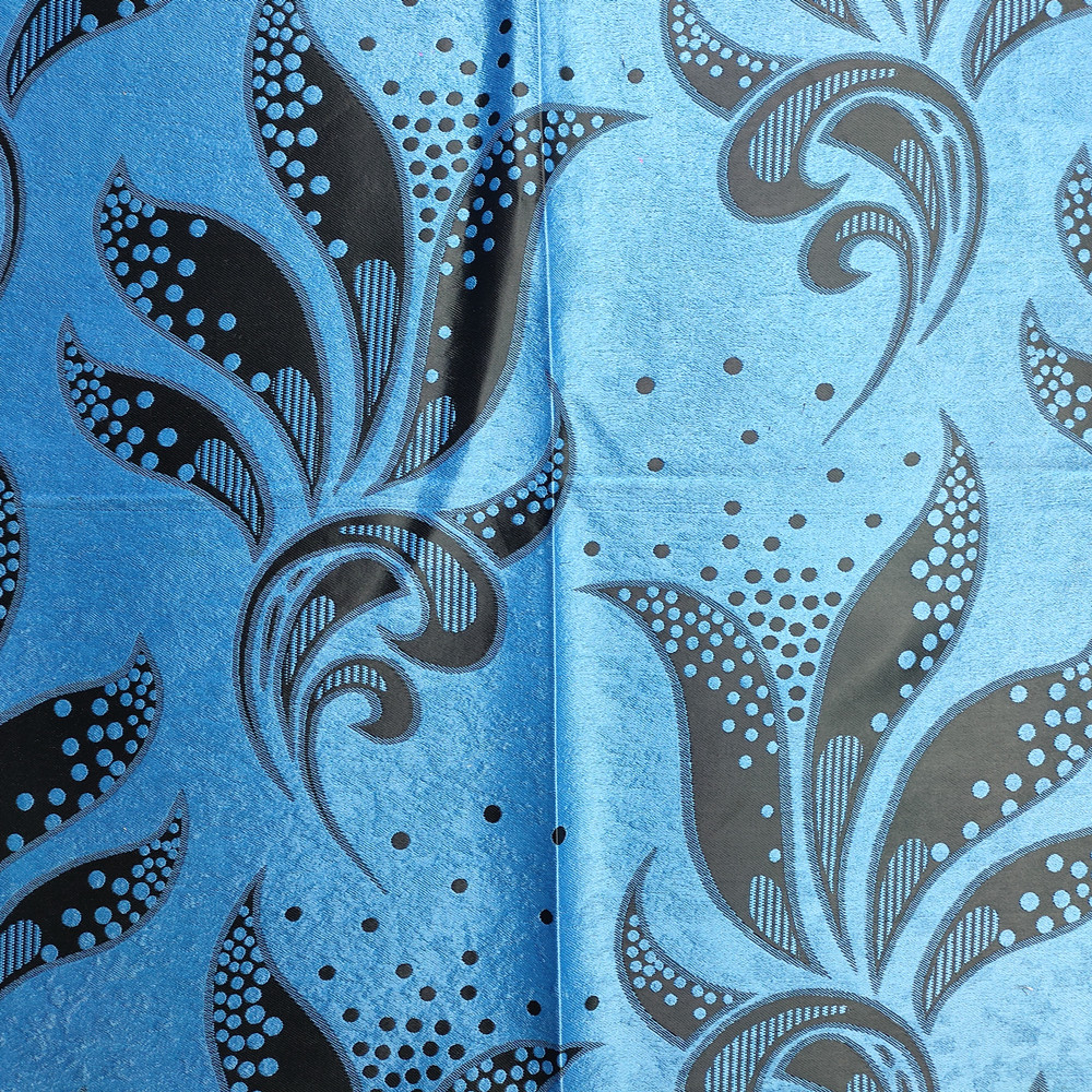 Tissu de rideau d'occurrence en polyester Jacquard Uviorestant Isolaté 